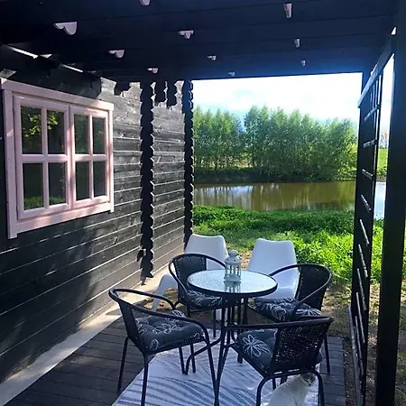 83 Bredynki 山林小屋