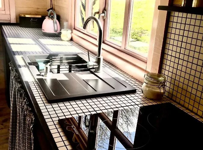 83 Bredynki بيت خشبي *